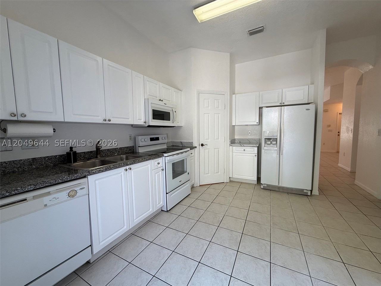 1944 Se 24th Ter - Photo 3 of 8