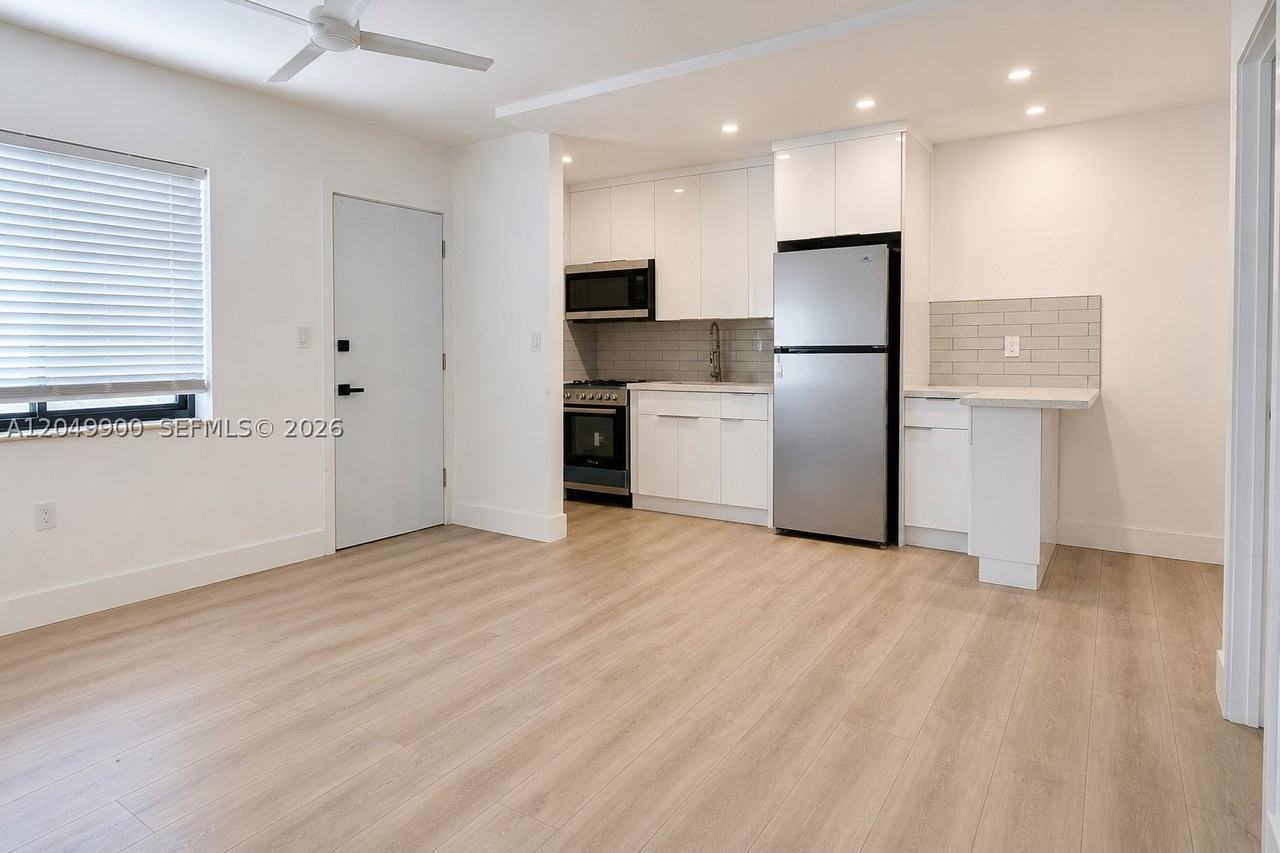 5991 Sw 76th St #B6 - Photo 2 of 10