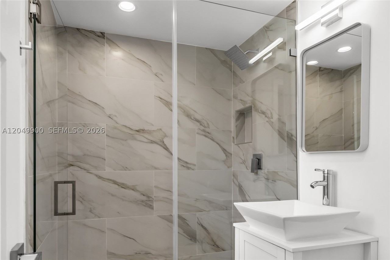 5991 Sw 76th St #B6 - Photo 7 of 10