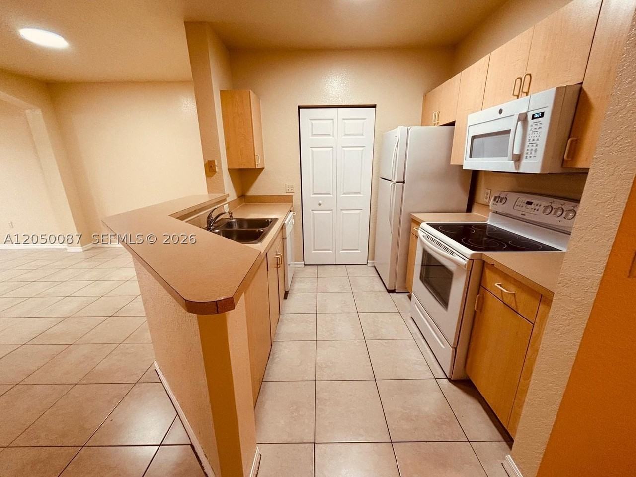 2403 Belmont Ln #2403 - Photo 7 of 30