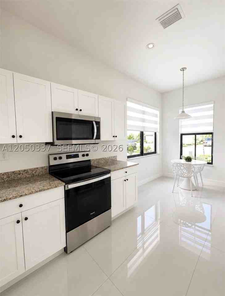 5487 Cassidy Ln - Photo 3 of 35
