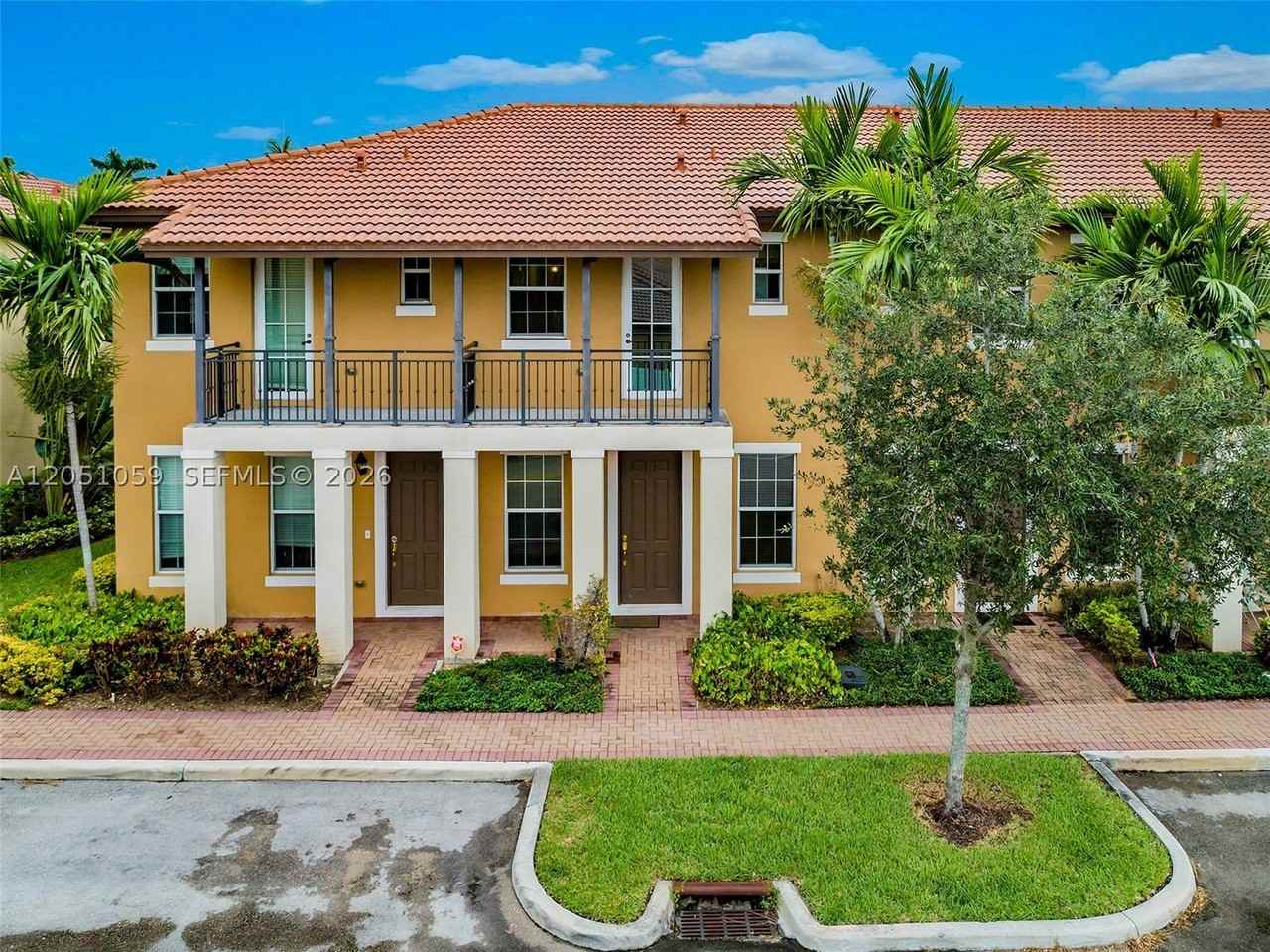 1213 Sw 147th Ave - Photo 2 of 9