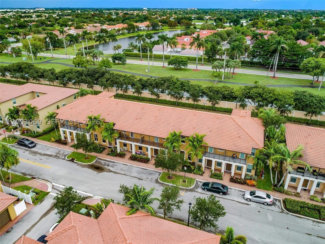 1213 Sw 147th Ave - Photo 5 of 9