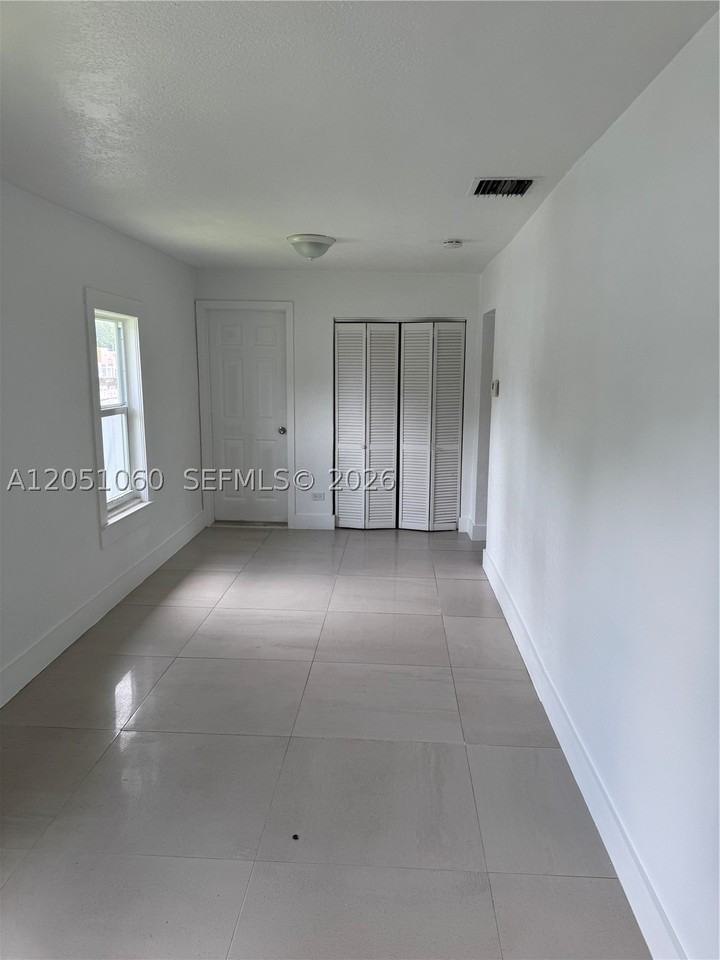 61 Nw 53rd St - Photo 3 of 20