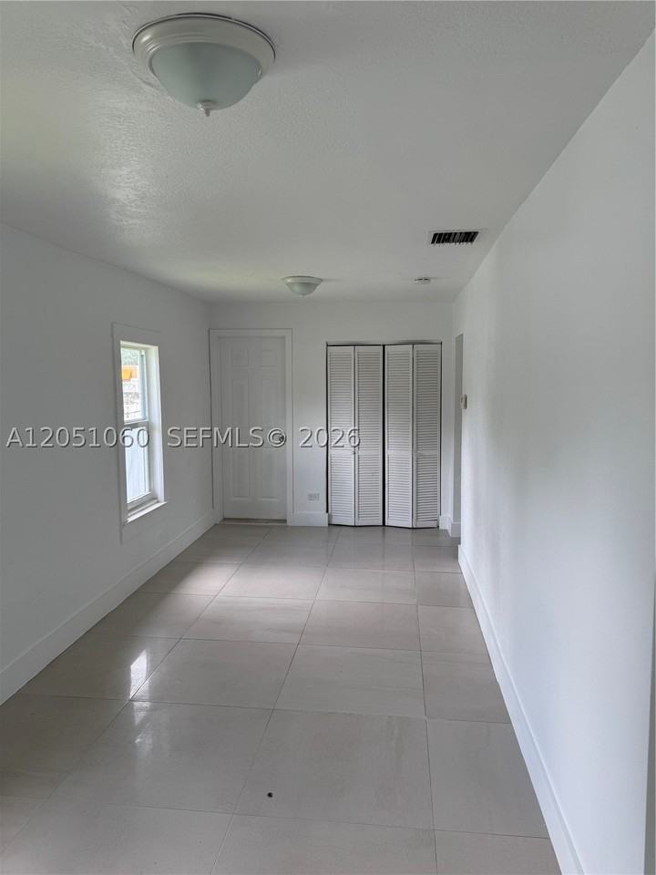 61 Nw 53rd St - Photo 5 of 20
