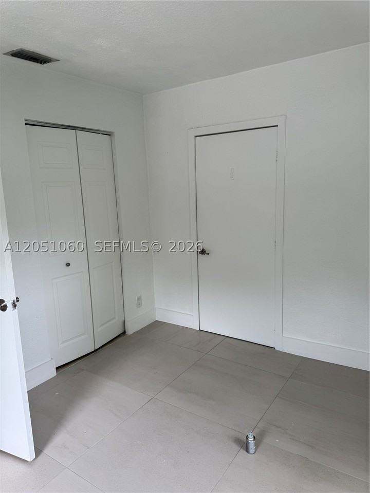 61 Nw 53rd St - Photo 7 of 20