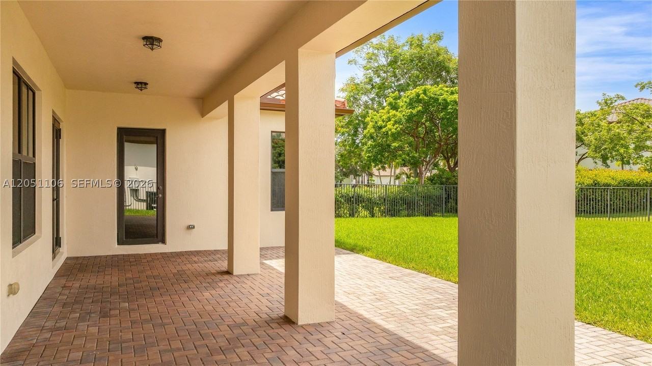 8420 Nw 33rd St - Photo 7 of 50