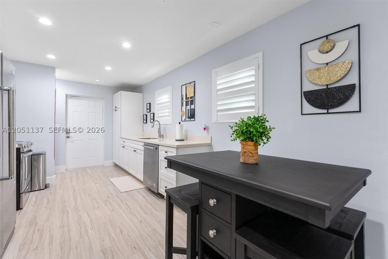 230 Seminole Ave #0 - Photo 6 of 37