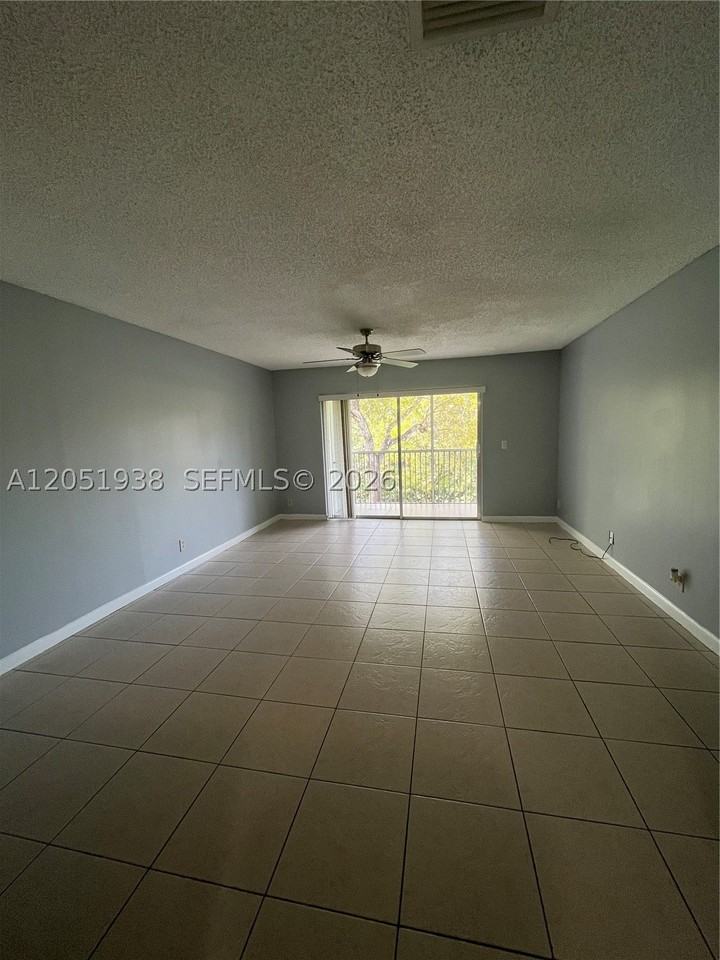 2740 Forest Hills Blvd #202 - Photo 6 of 25