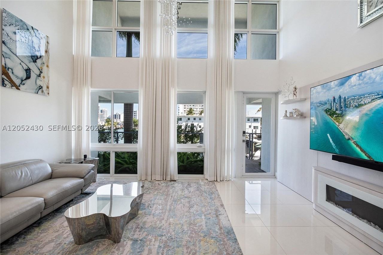 31 N Shore Dr #31 - Photo 2 of 50