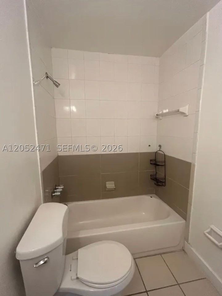 3109 Nw 2nd Ter #4-156 - Photo 5 of 9