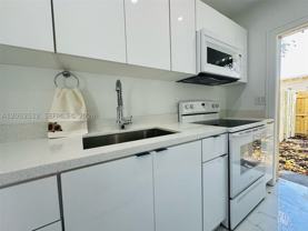 407 Se 14th Ct #1 - Photo 1 of 1
