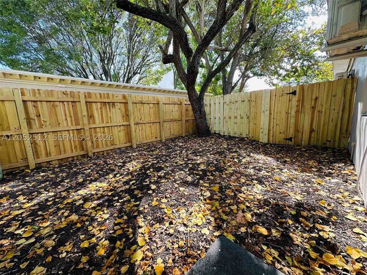 407 Se 14th Ct #1 - Photo 5 of 14
