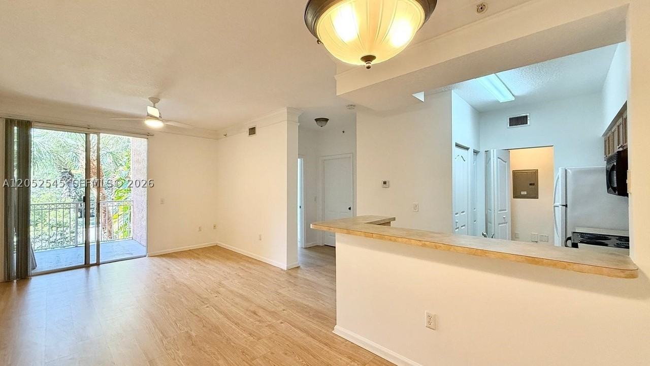 1206 Myrtlewood Cir E #1206 - Photo 5 of 25