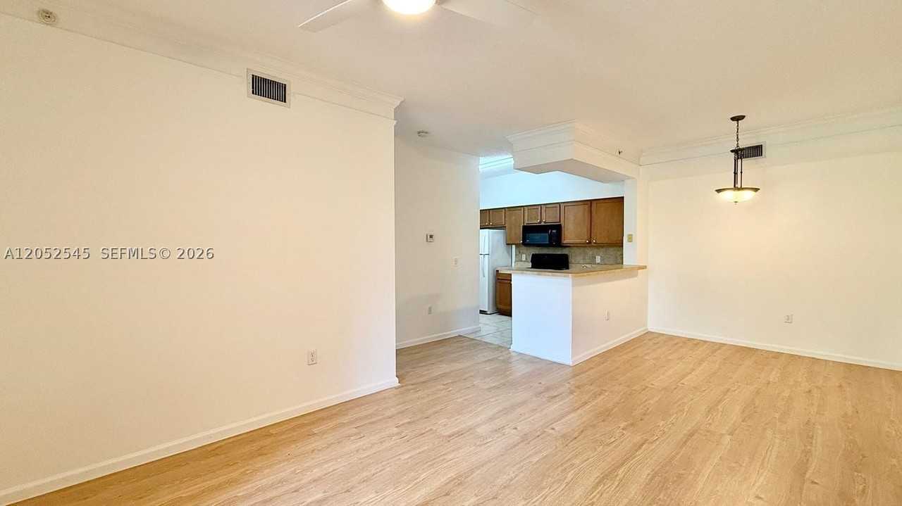 1206 Myrtlewood Cir E #1206 - Photo 6 of 25