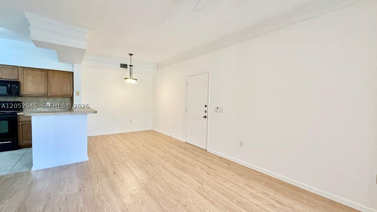 1206 Myrtlewood Cir E #1206 - Photo 7 of 25