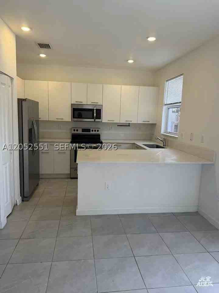 12262 Nw 24th Pl - Photo 4 of 25