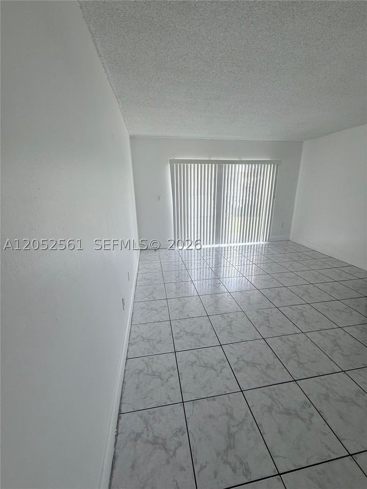 625 Nw 177th St #107 - Photo 3 of 5