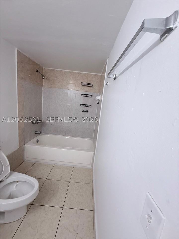 625 Nw 177th St #107 - Photo 5 of 5