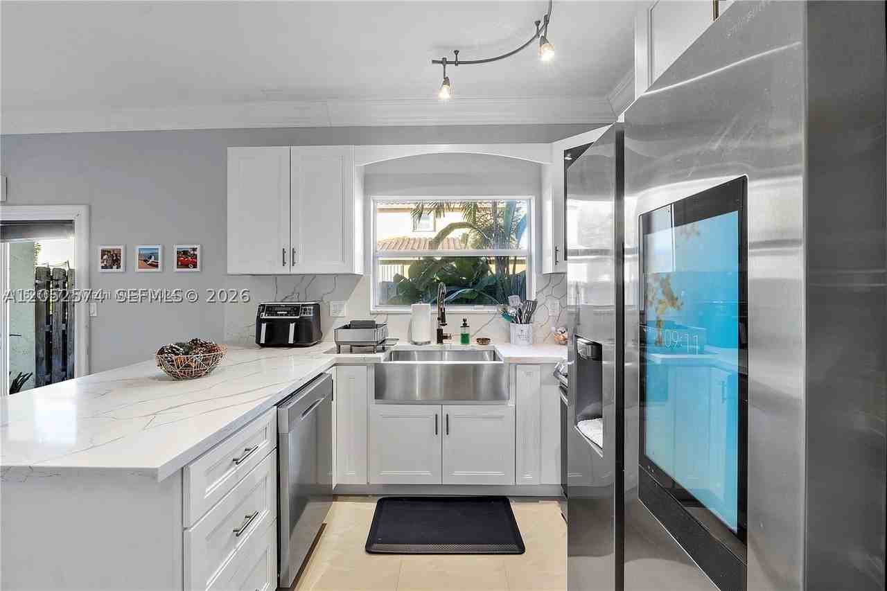 4960 Sw 136th Ave #4960 - Photo 3 of 28