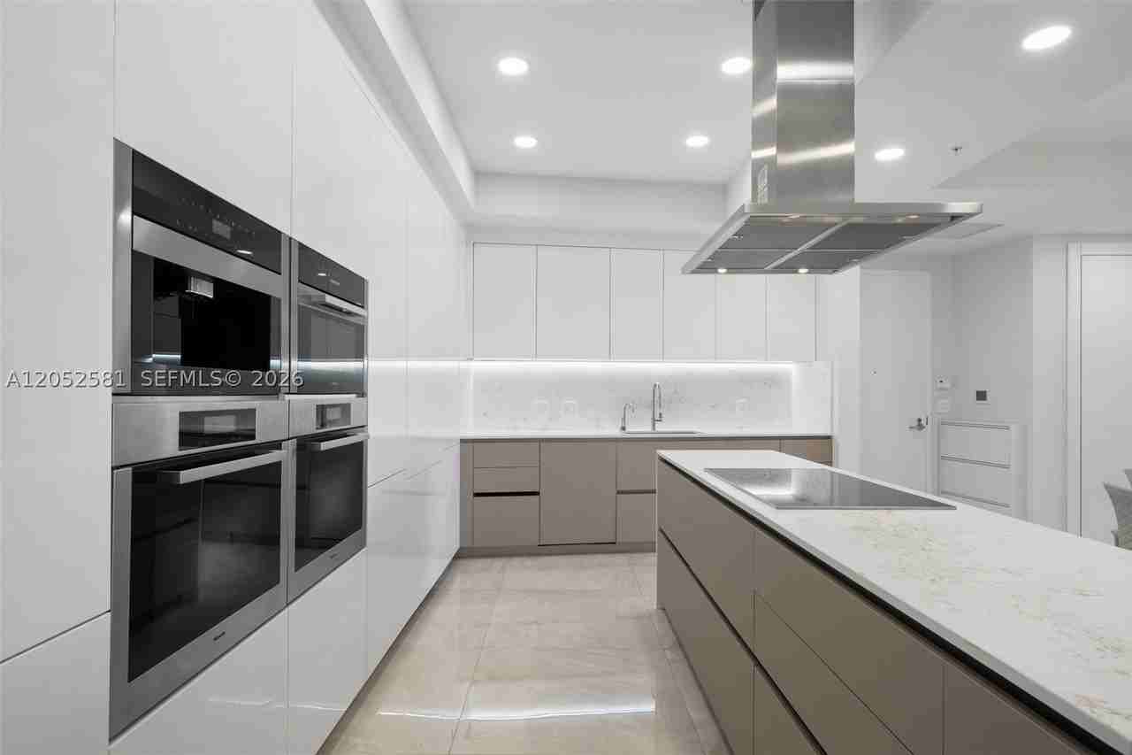 18201 Collins Ave #4606 - Photo 4 of 46
