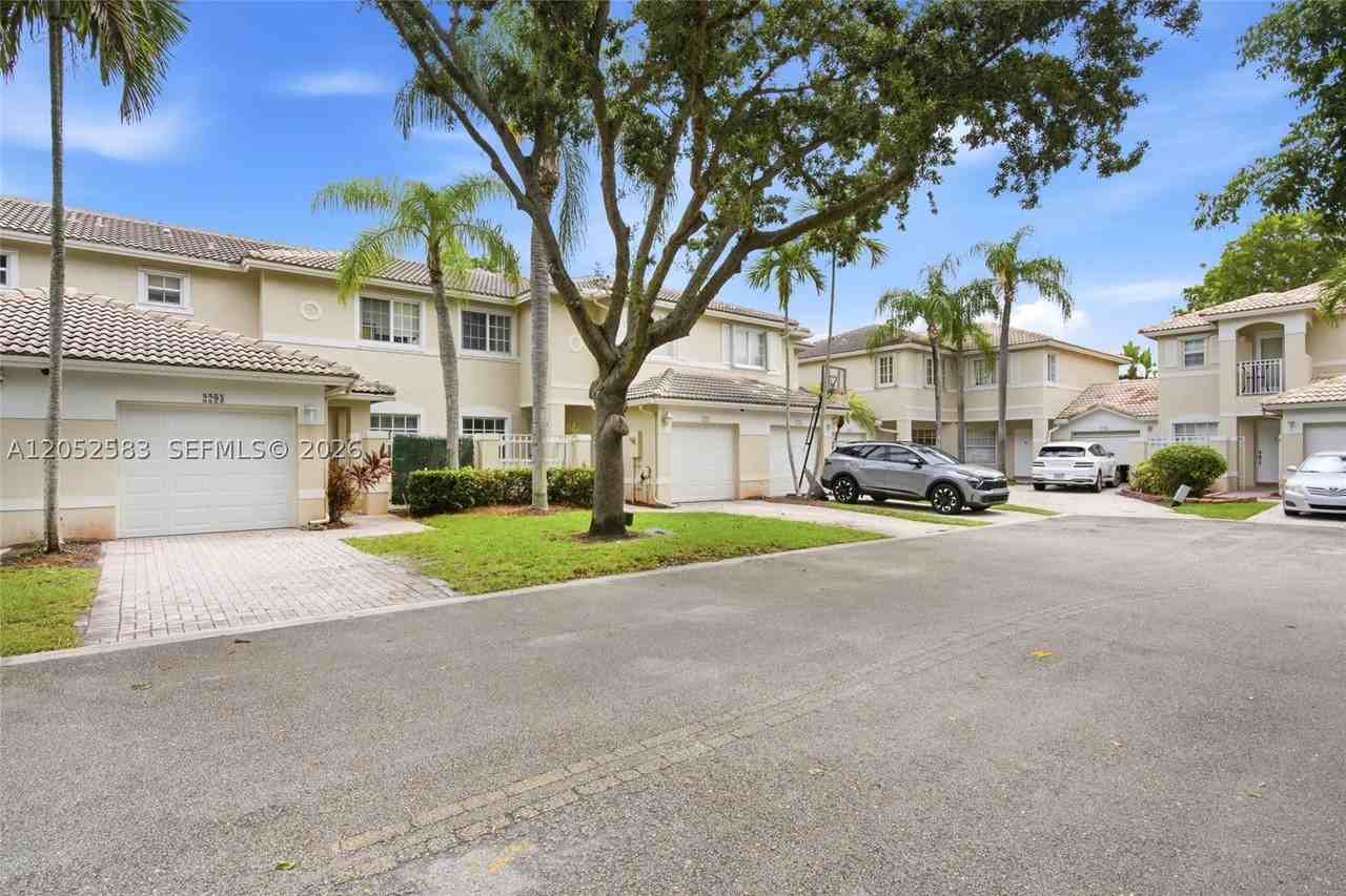 2293 Nw 170th Ave #2293 - Photo 3 of 40