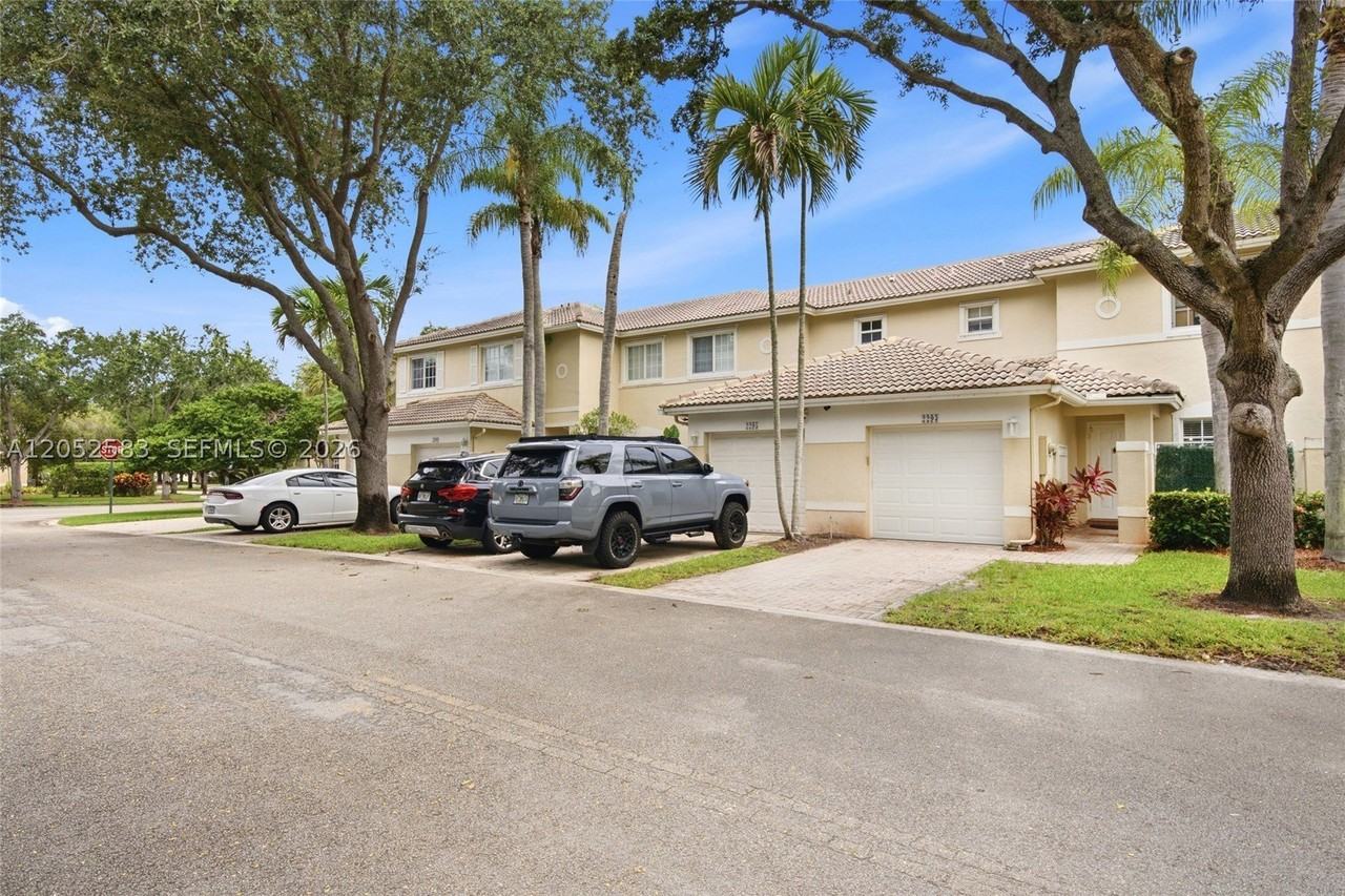 2293 Nw 170th Ave #2293 - Photo 4 of 40