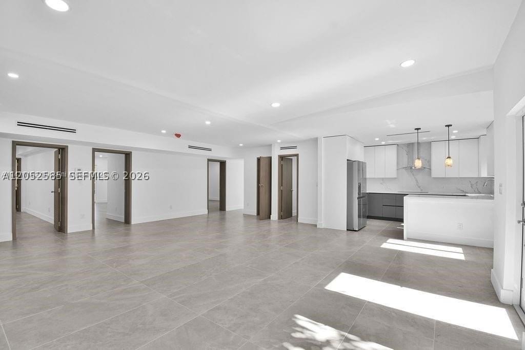 7902 Sw 67th Ave #0 - Photo 4 of 23