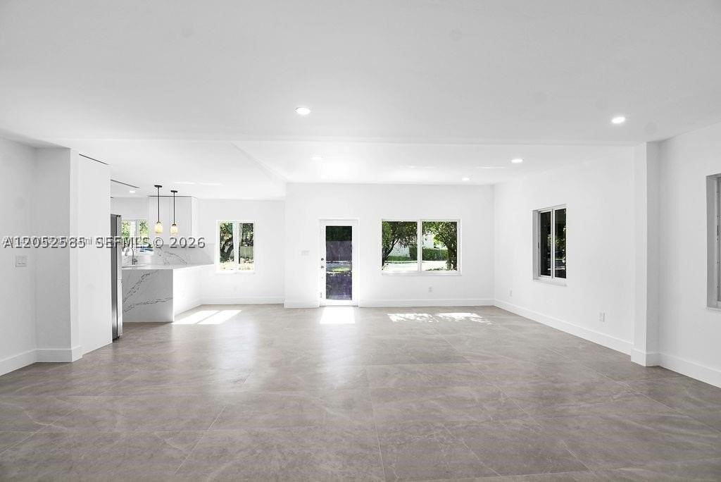 7902 Sw 67th Ave #0 - Photo 6 of 23