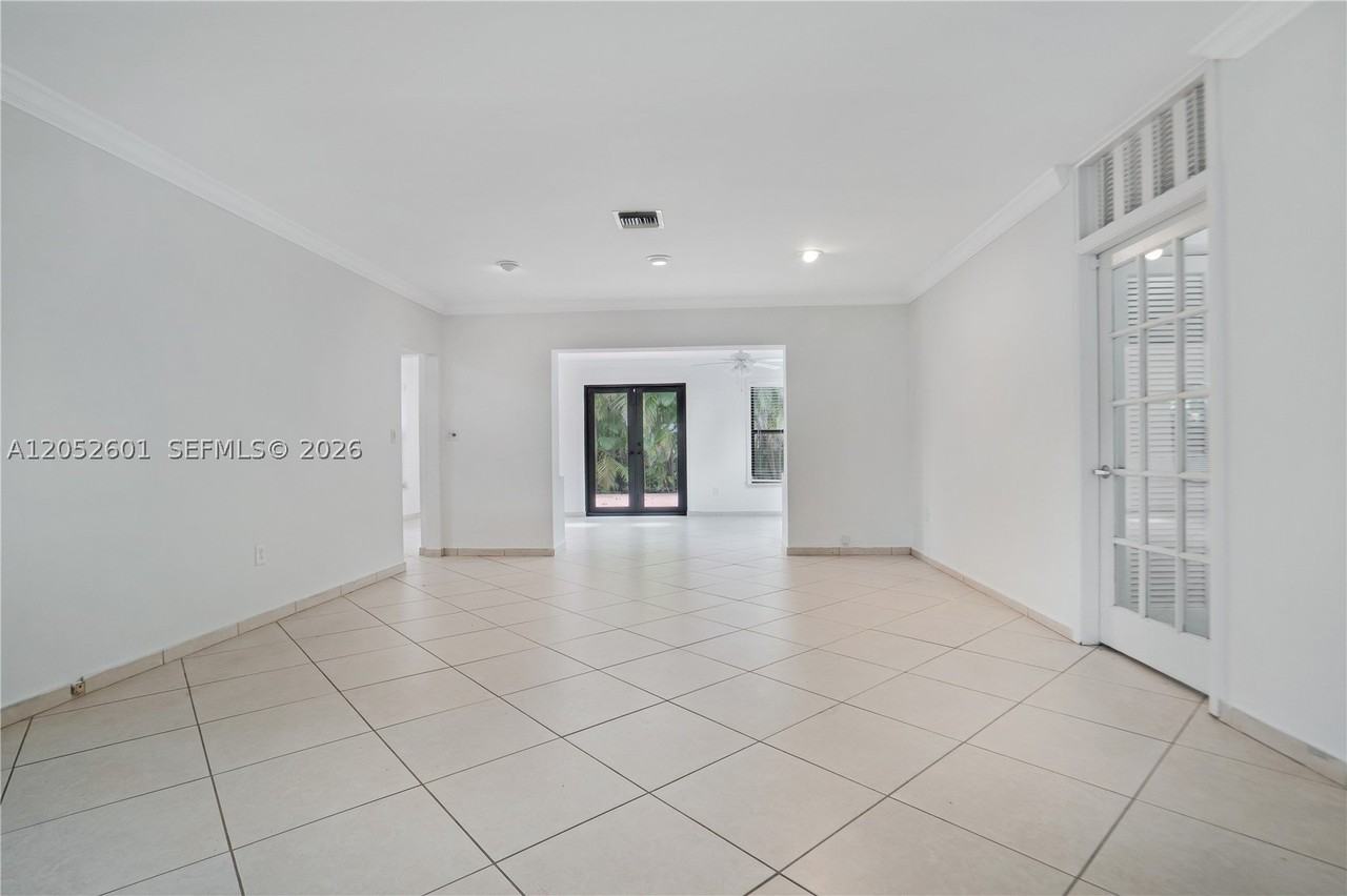 8045 Sw 62nd Ct - Photo 2 of 15