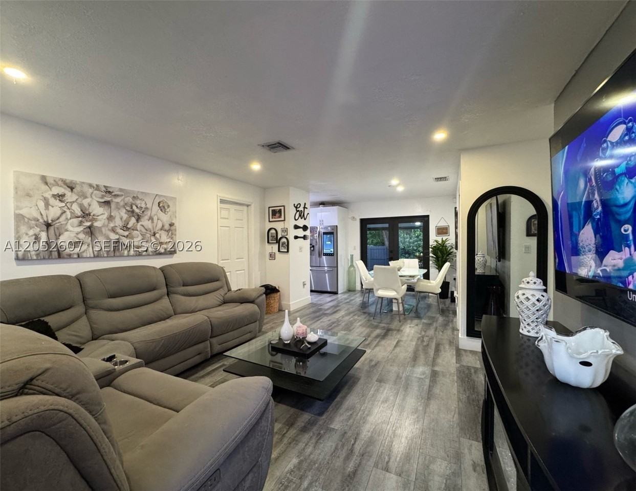 10660 Sw 164th St - Photo 2 of 23