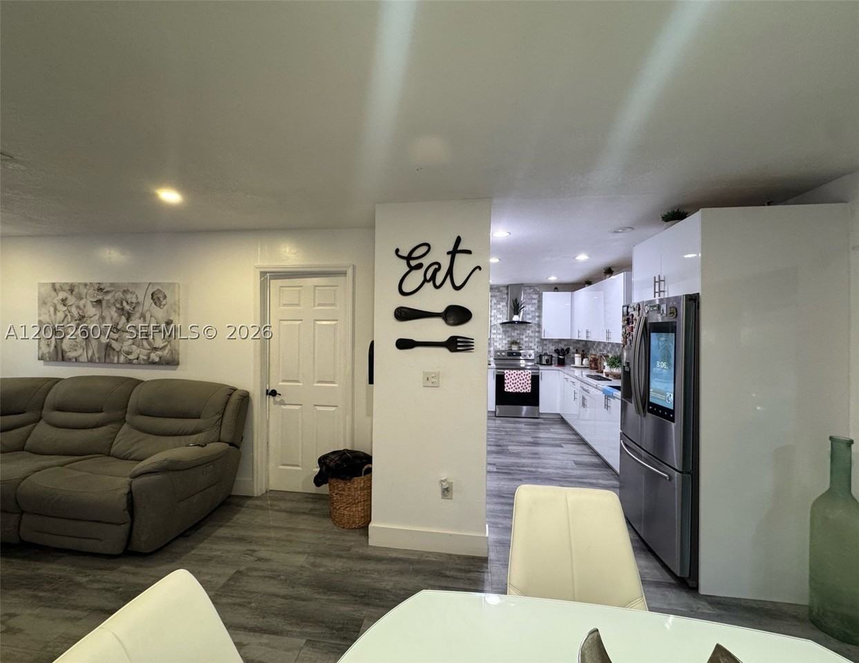 10660 Sw 164th St - Photo 4 of 23
