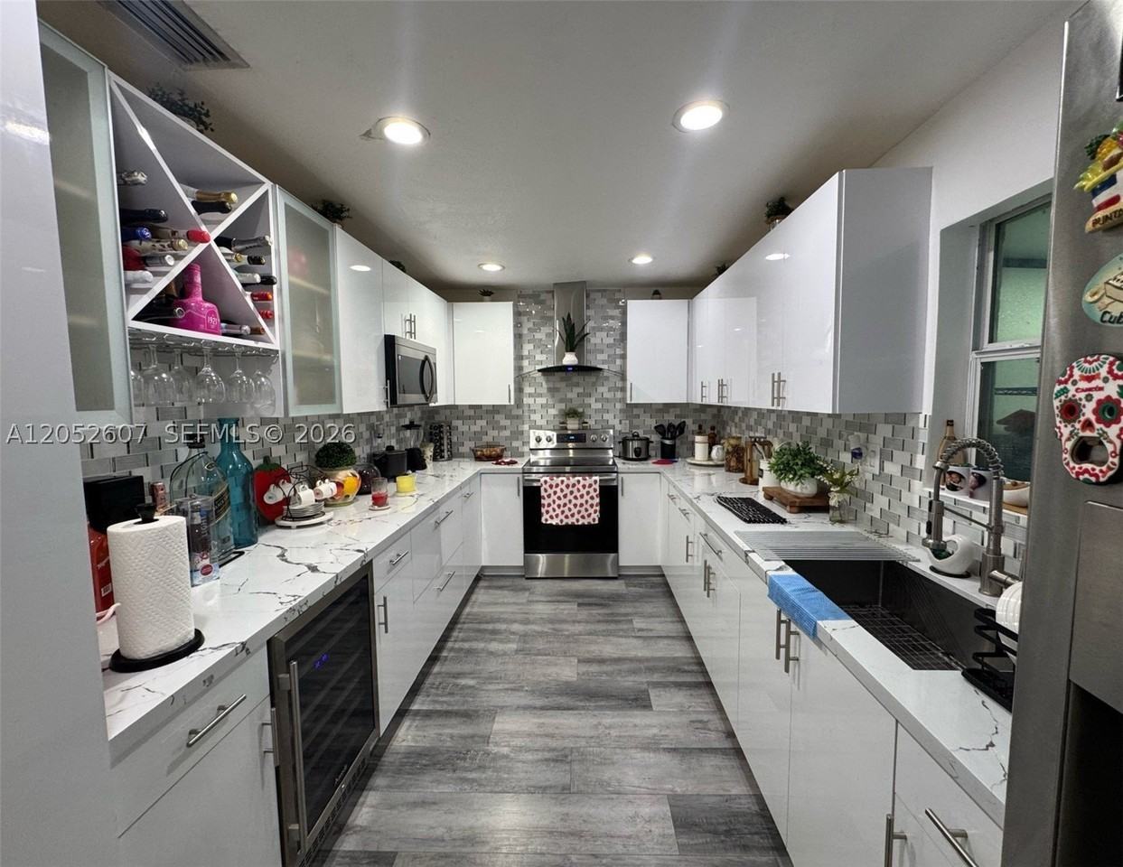 10660 Sw 164th St - Photo 6 of 23