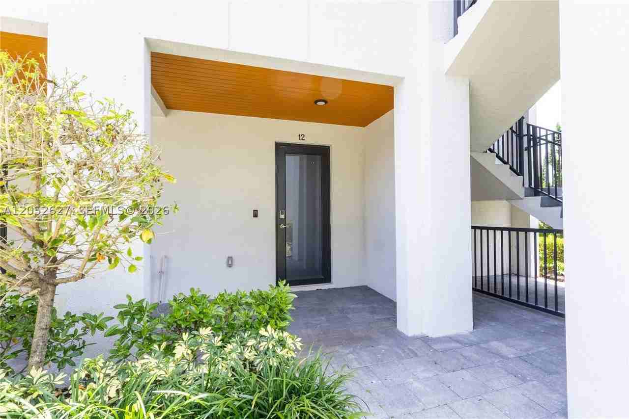 10407 Nw 82nd St #12 - Photo 3 of 50