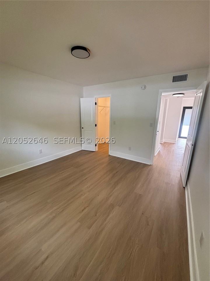 1353 Nw 5th St #1 - Photo 7 of 12