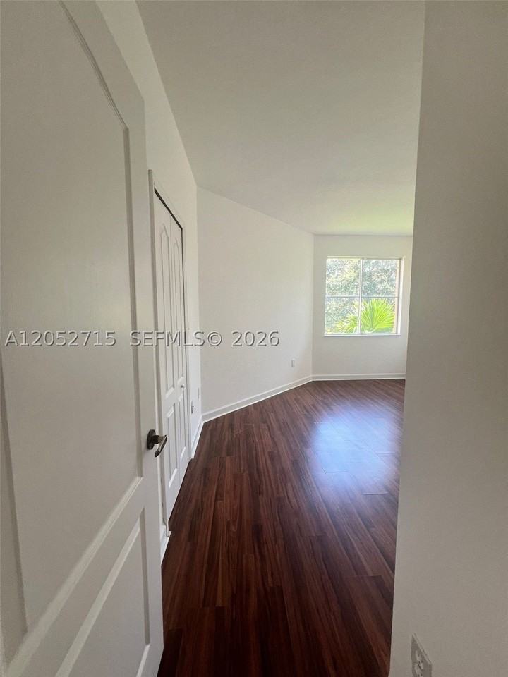7200 Nw 177th St #206-7 - Photo 5 of 10