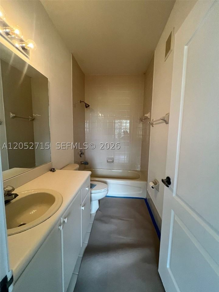 7200 Nw 177th St #206-7 - Photo 7 of 10