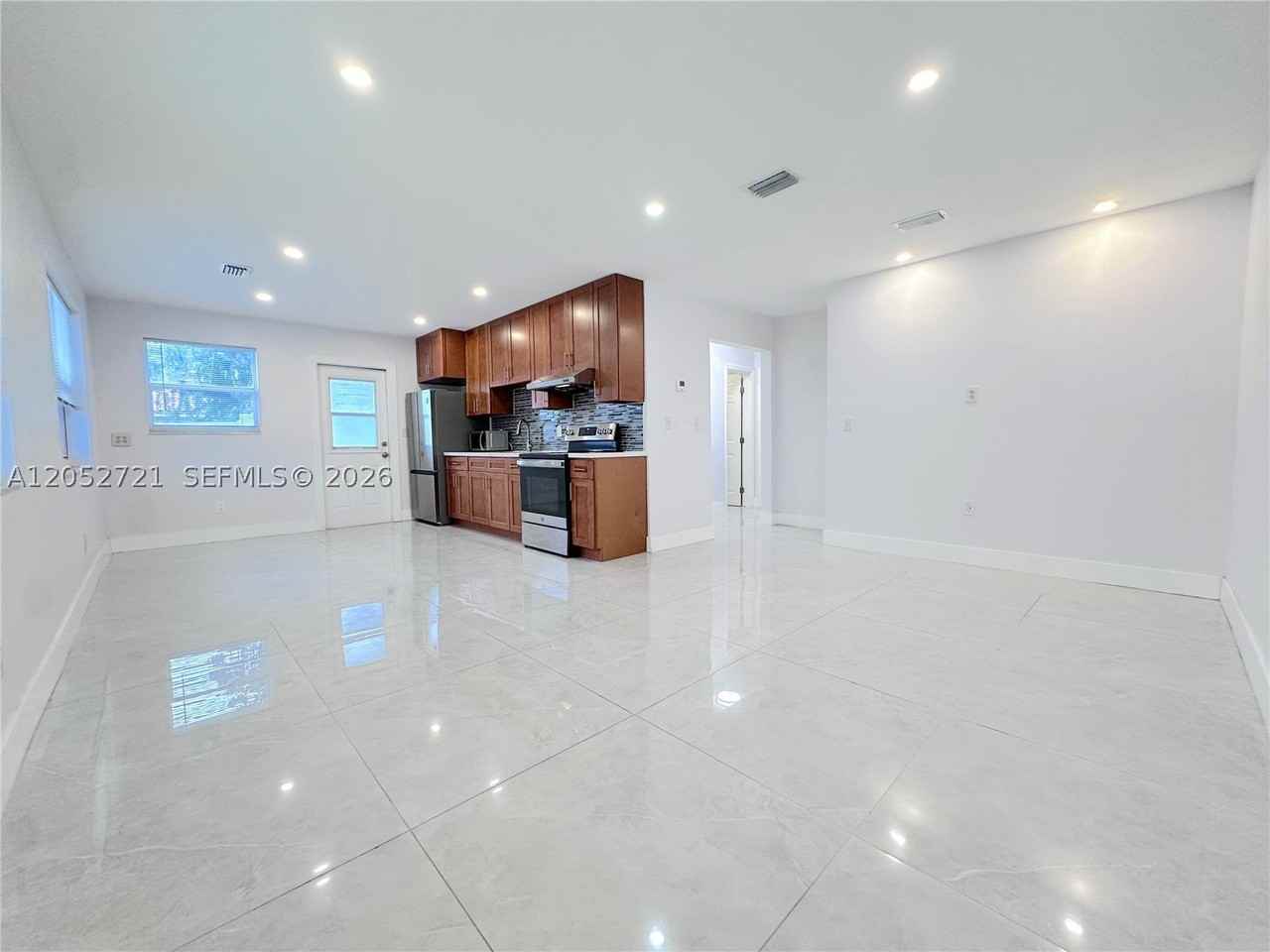 940 Nw 32nd Ct - Photo 2 of 7