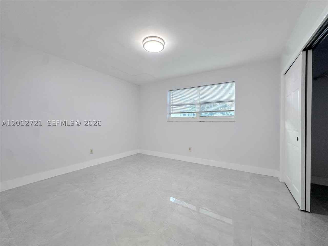 940 Nw 32nd Ct - Photo 5 of 7