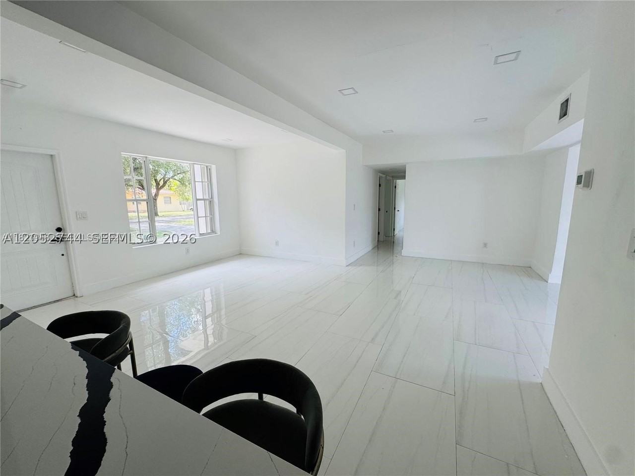 516 La Villa Dr - Photo 5 of 14