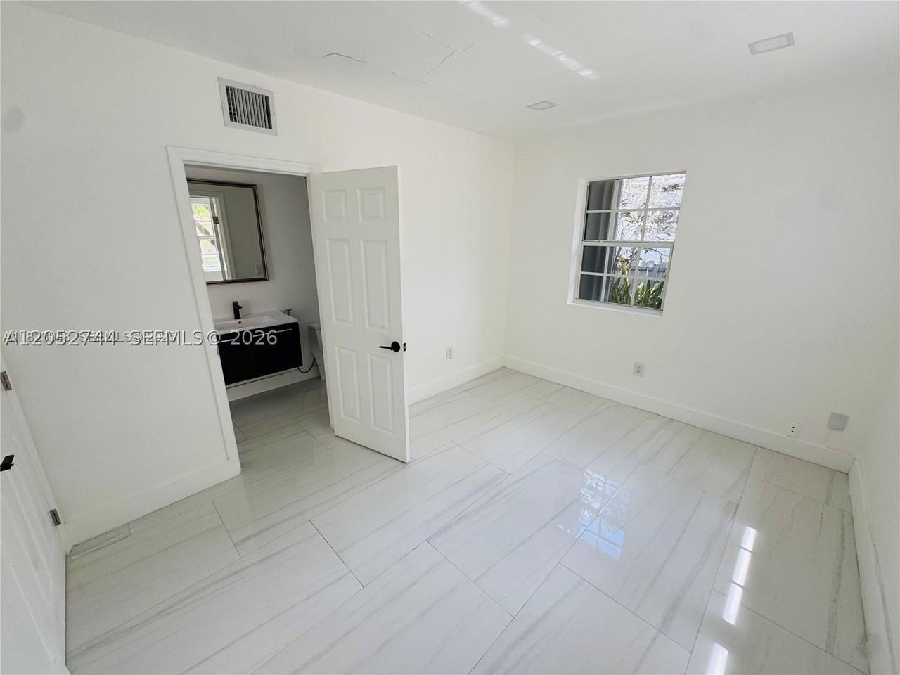 516 La Villa Dr - Photo 6 of 14