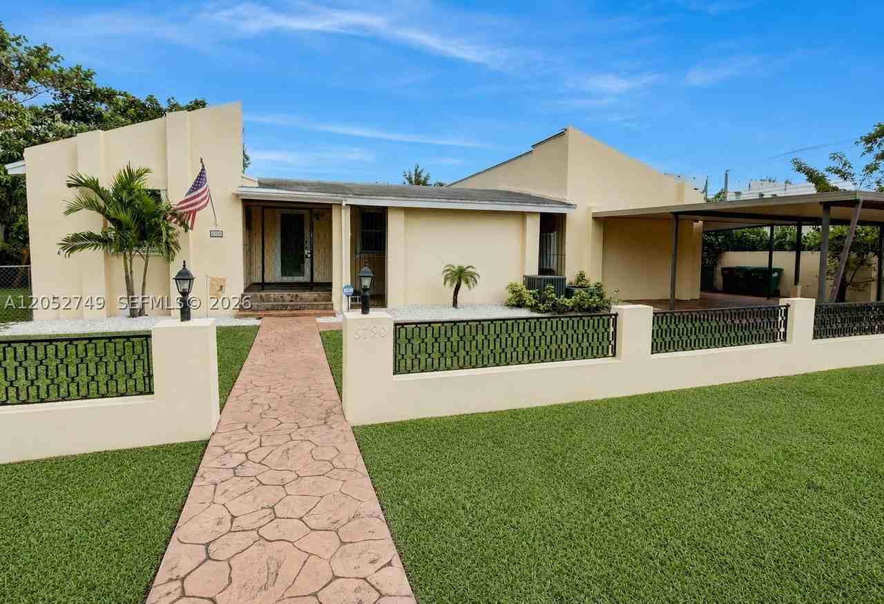 6790 Sw 54th St - Photo 3 of 18