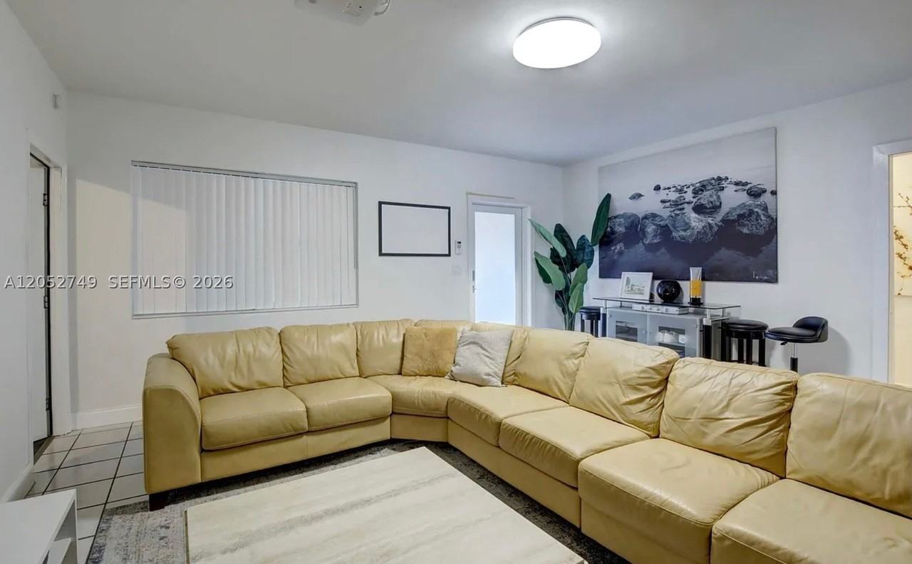 6790 Sw 54th St - Photo 4 of 18