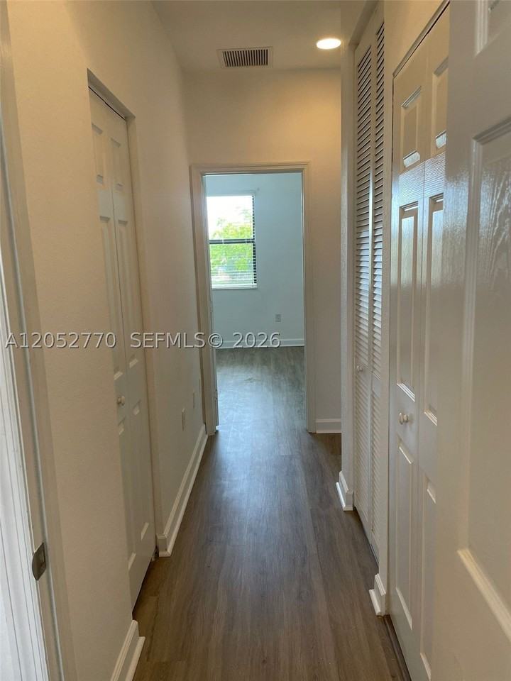 642 Se 32nd Ave #642 - Photo 7 of 10