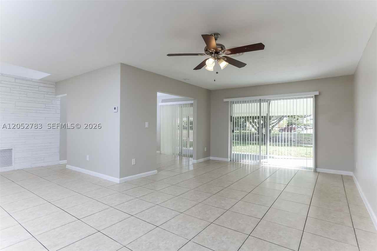 2230 Nw 42nd Ave - Photo 5 of 15
