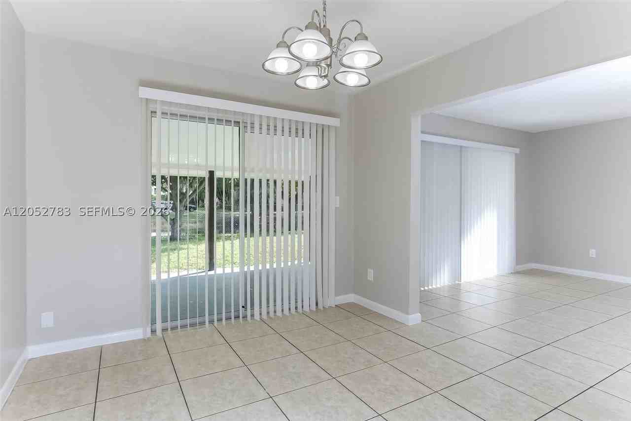 2230 Nw 42nd Ave - Photo 6 of 15