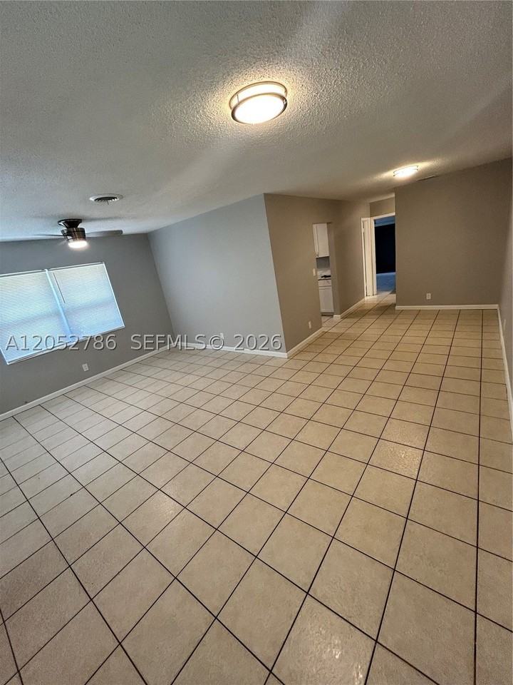 1508 Nw 8th Ave #1 - Photo 4 of 26