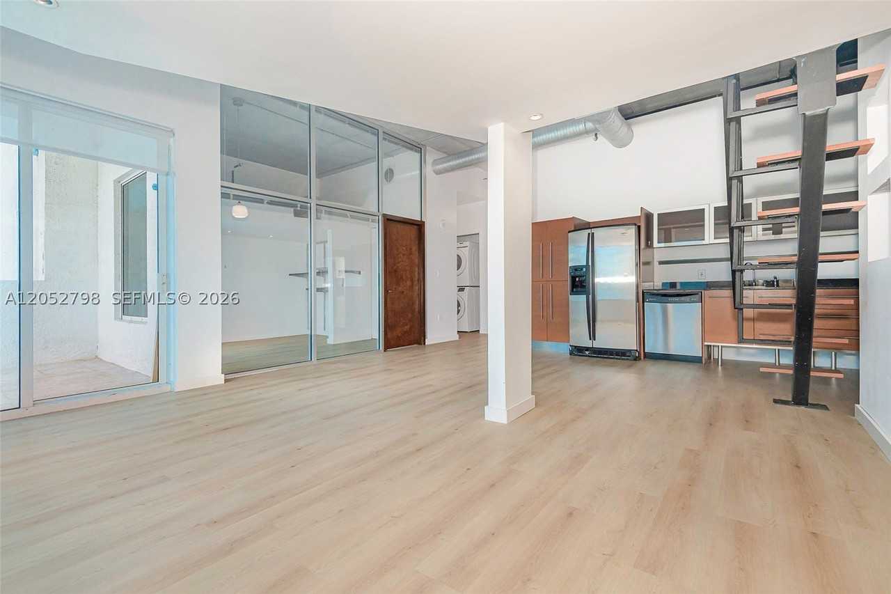Nw South River Dr #607 - Photo 4 of 28