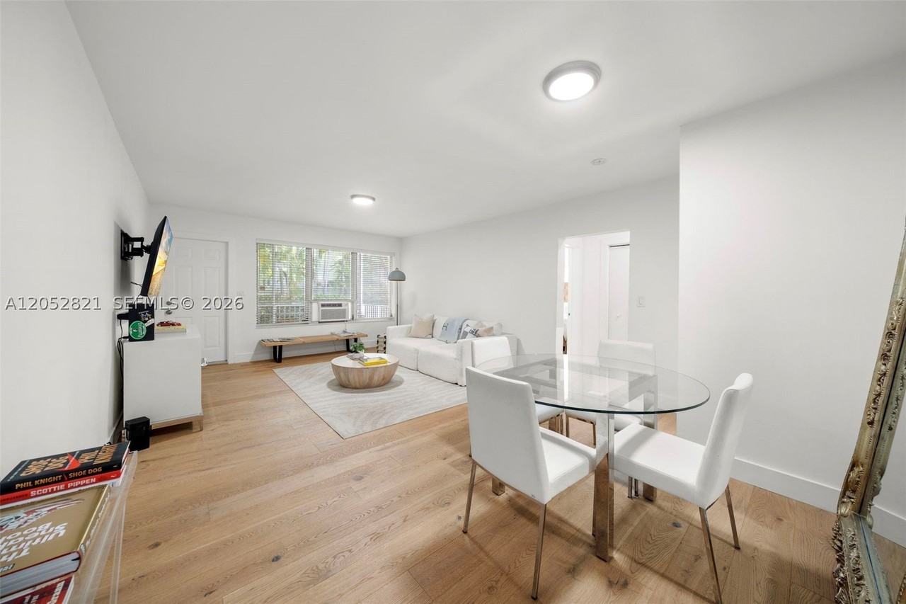 1125 99th St #9 - Photo 4 of 26