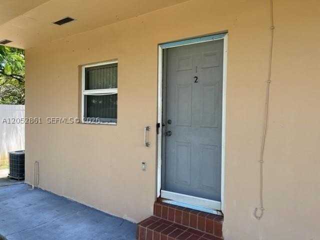 1912 Jefferson St #2 - Photo 2 of 9